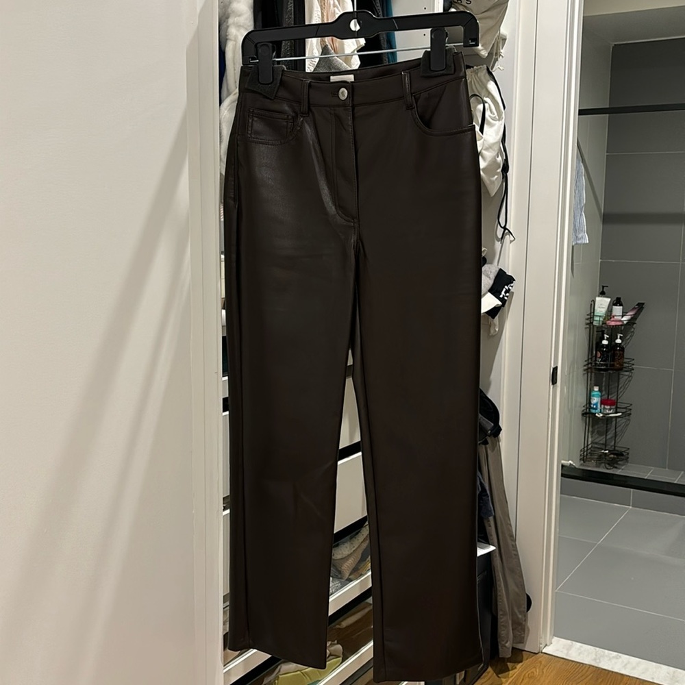 Aritzia Melina Cropped faux Leather pant, sz 4 brown color